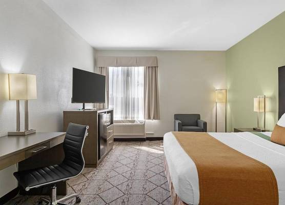 Best Western Plus North Houston Inn & Suites 1