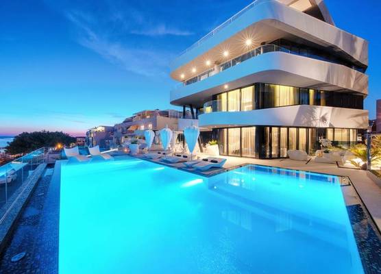 Posh Residence Luxury Suites 1