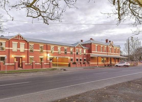 Lake Inn - Ballarat 1