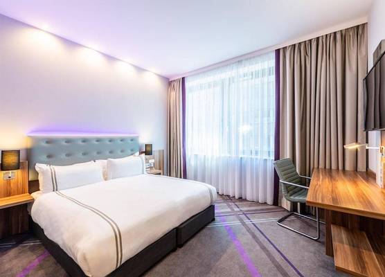 Premier Inn Frankfurt City Centre 1