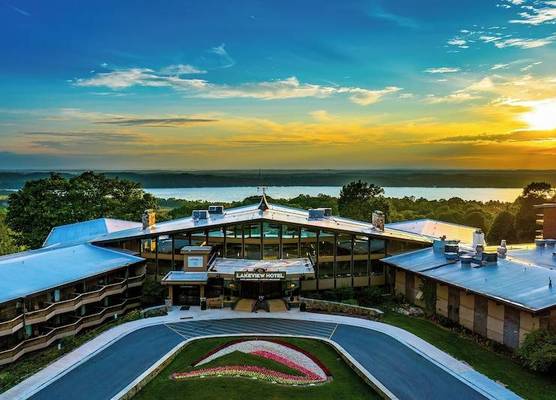 The Lakeview Hotel, Shanty Creek Resort 1
