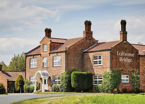Loftsome Bridge Hotel 1