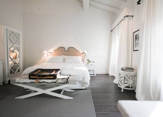 Hall Suites 1