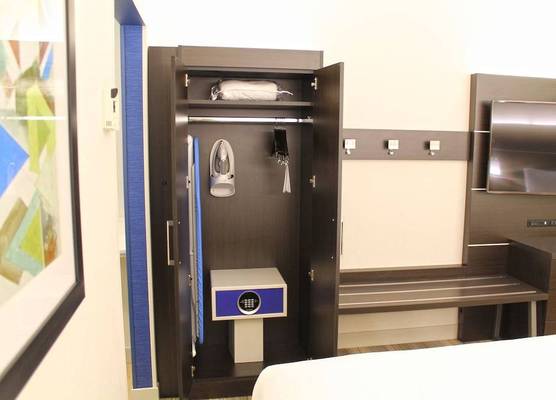 Holiday Inn Express & Suites ST. LOUIS SOUTH - I-55 by IHG 1