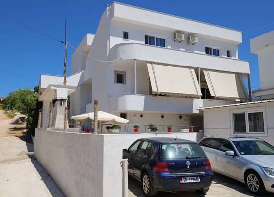 Vila Xhafa 1