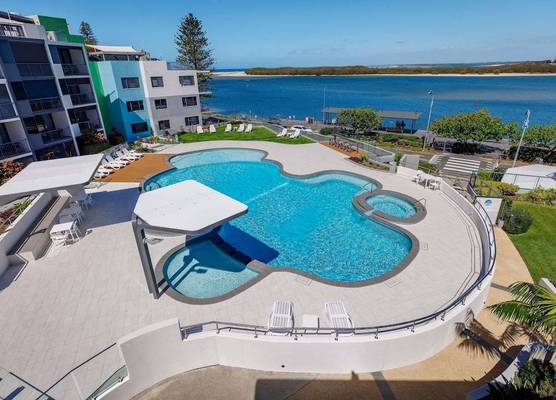 BreakFree Grand Pacific 1
