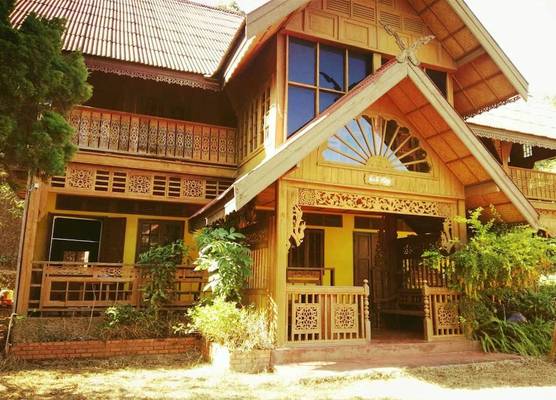 Crossroads house 1