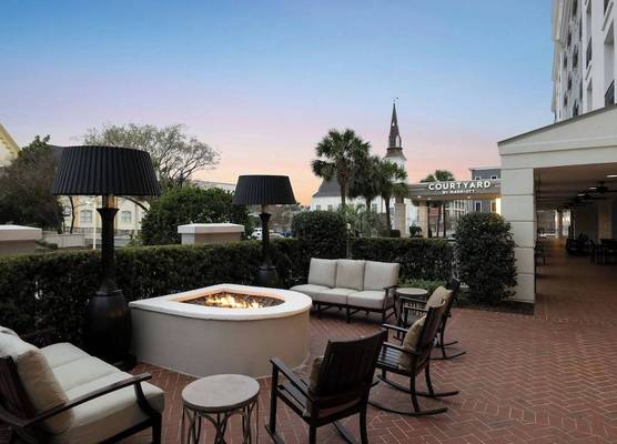 Courtyard by Marriott Charleston Historic District 1