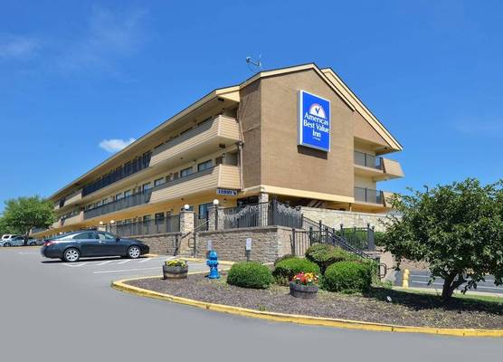 Americas Best Value Inn Pittsburgh Airport 1