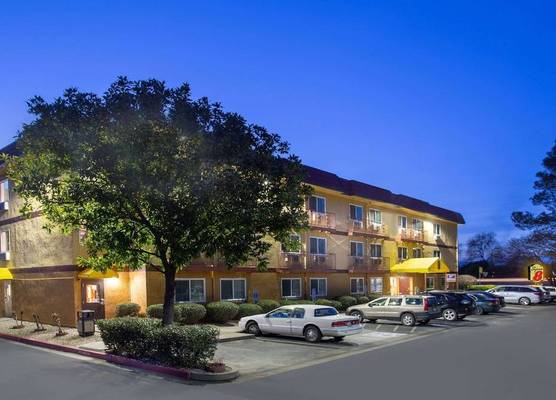 Super 8 by Wyndham Chico 1