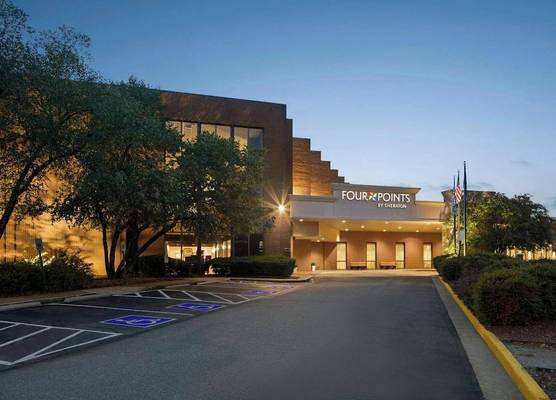 Four Points by Sheraton Richmond Airport 1
