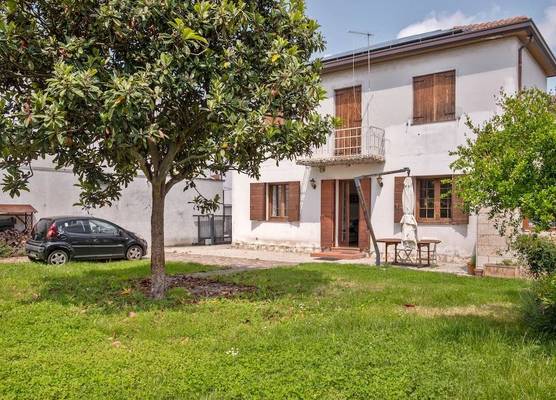 GuestHost - Casa Nespolo Abano Terme 1