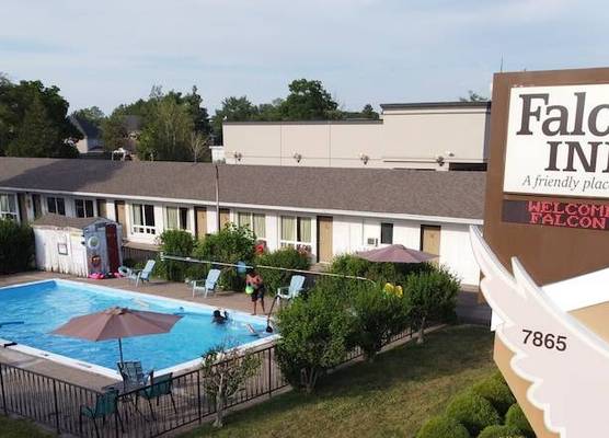 Falcon Inn 1
