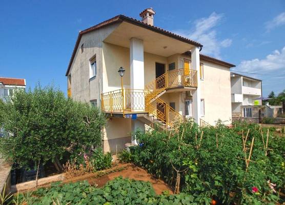 Apartment 1704 1