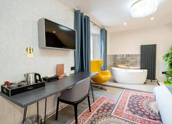 Waterhead Bath Suites 1