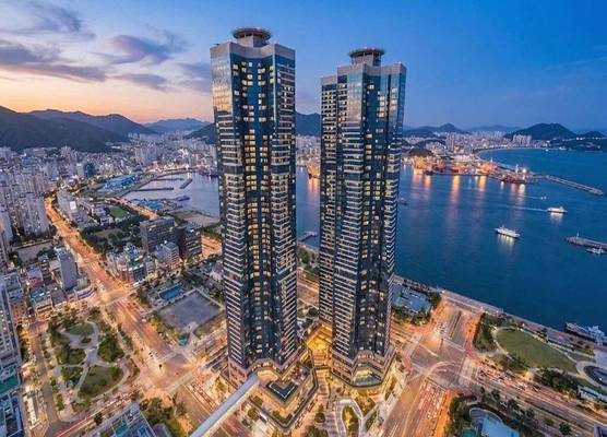 Le Collective Busan station 1