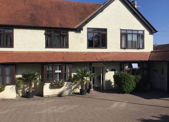 High Hedges Apartment C 1