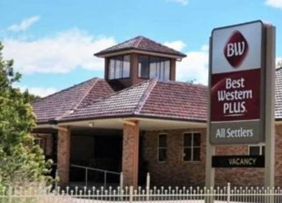 Best Western Plus All Settlers Motor Inn 1