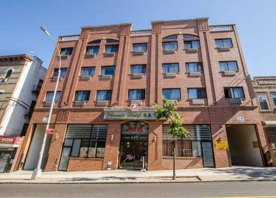 Phoenix Hotel 1
