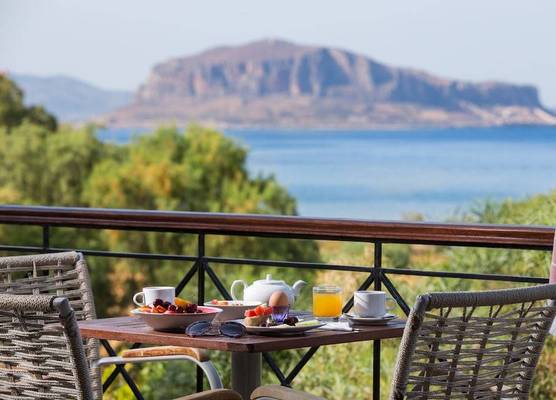 Iris Beach Hotel 1
