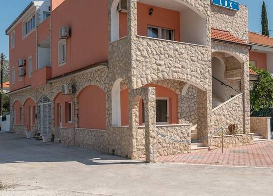 Villa Lux 1