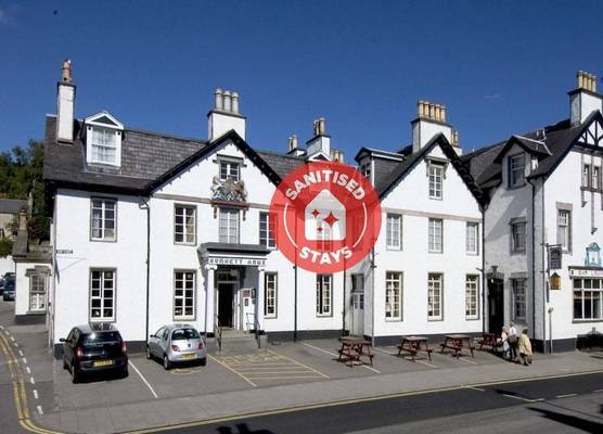 Burnett Arms Hotel 1