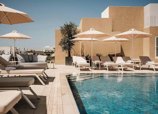 Courtyard by Marriott Sliema 1