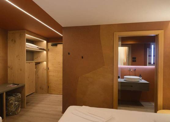 Flos Hotel 1