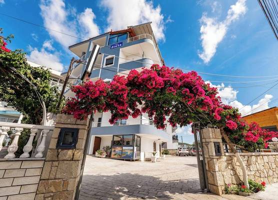 Villa JIOTA 1