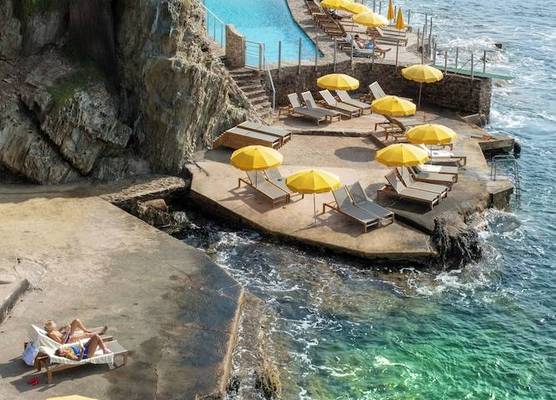 Hôtel Le Provençal - Rénové en 2025 - Bord de Mer 1