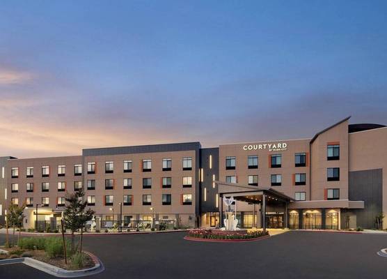 Courtyard by Marriott Petaluma Sonoma County 1