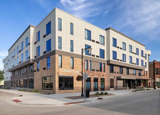 Courtyard by Marriott Owatonna Downtown 1