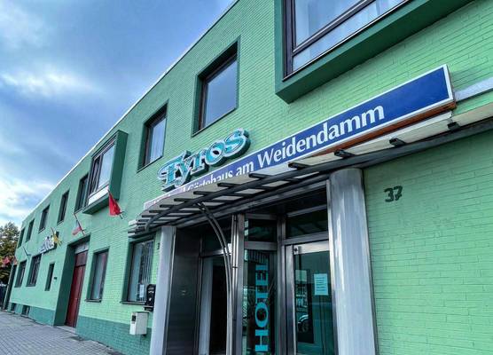 Tyros Hotel Und GÄstehaus Am Weidendamm 1