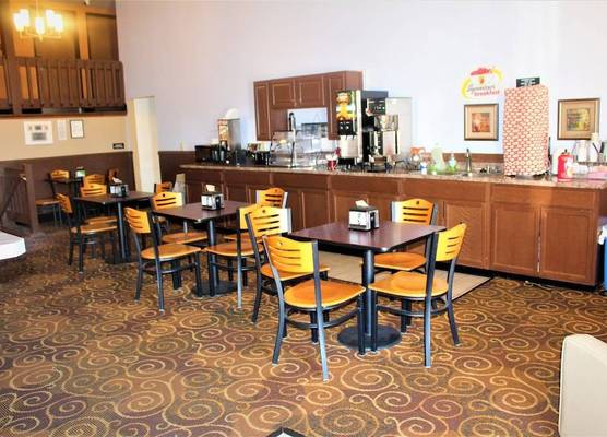 Super 8 by Wyndham Burlington 1