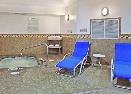 Holiday Inn Express & Suites VANCOUVER MALL/PORTLAND AREA by IHG 1
