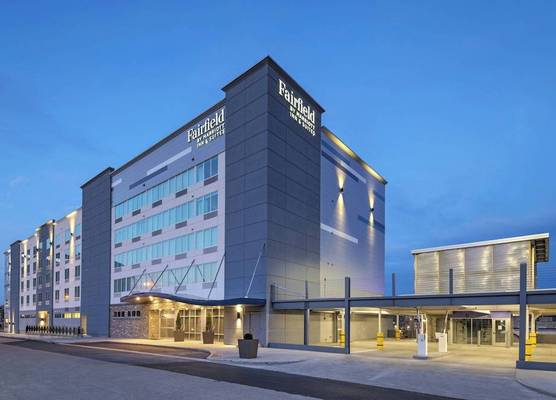 Fairfield Inn and Suites by Marriott St Louis Downtown 1