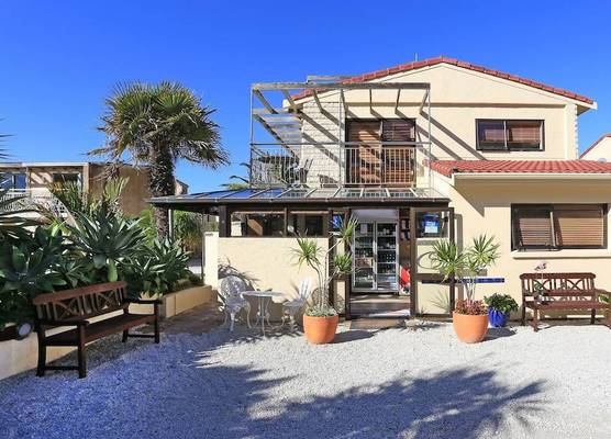 Onetangi Beach Apartments 1