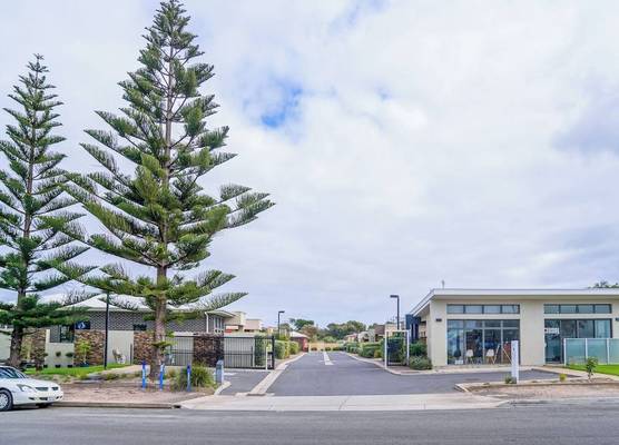 Villas on the Bay Kingscote 1