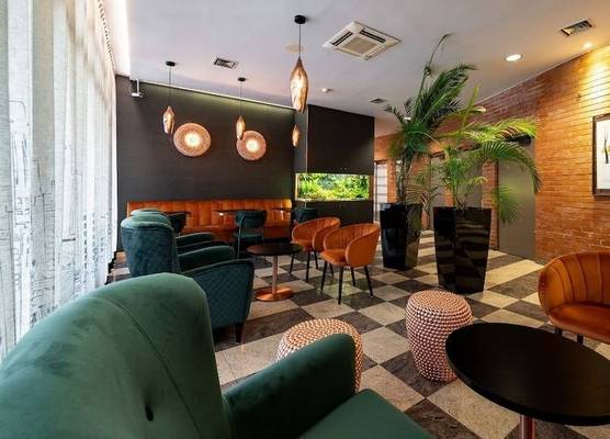 Expo Hotel 1