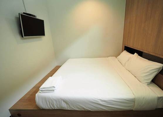 T Hostel at Victory Monument 1
