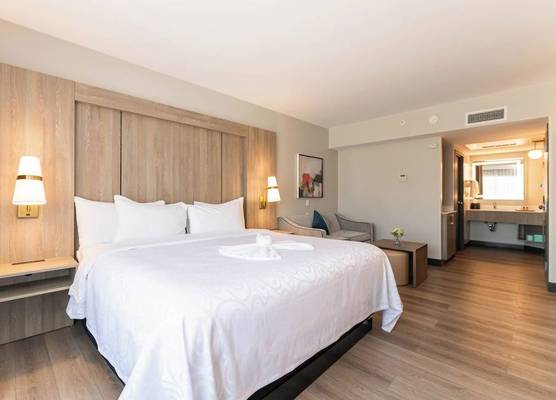 Best Western Plus Lamplighter Inn & Conference Centre 1