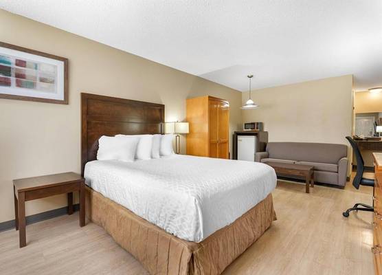 SureStay Plus Hotel by Best Western Salmon Arm 1