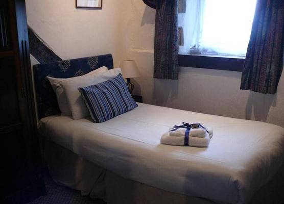 The White Hart - A Heartwood Inn 1