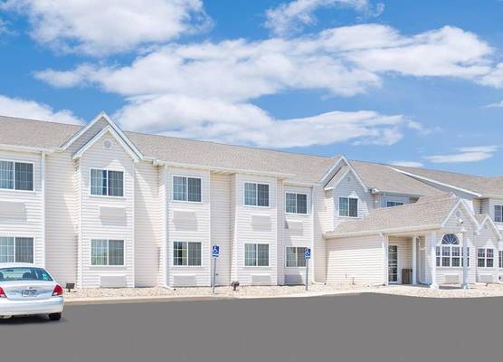Microtel Inn & Suites by Wyndham Colfax/Newton 1