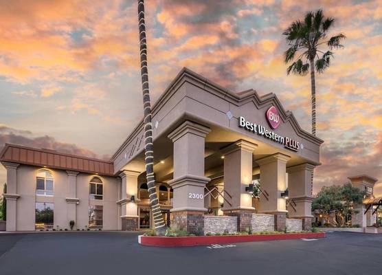 Best Western Plus Hilltop Inn 1