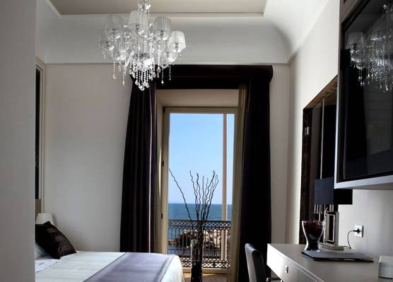 Partenope Relais 1