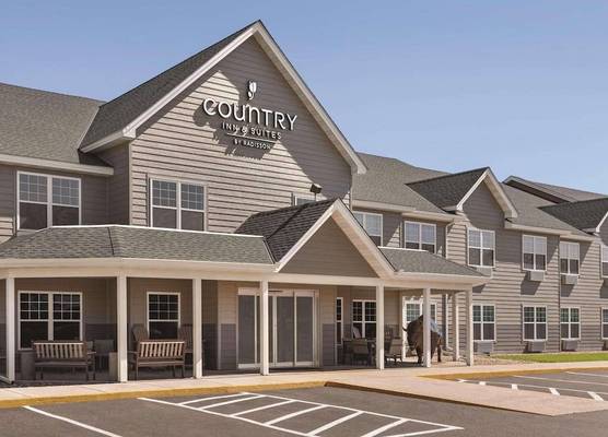 Country Inn & Suites by Radisson, Buffalo, MN 1