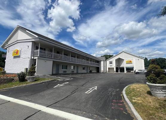 Super 8 by Wyndham Albany 1