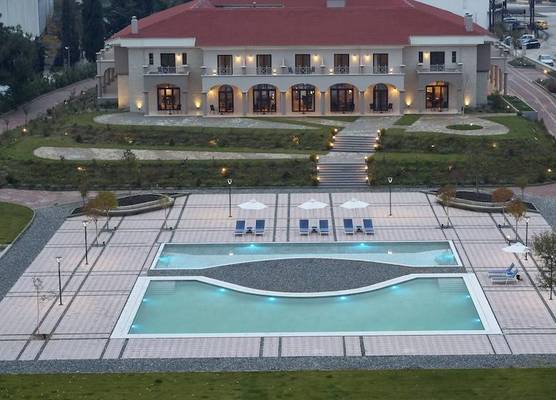The Lake Hotel 1