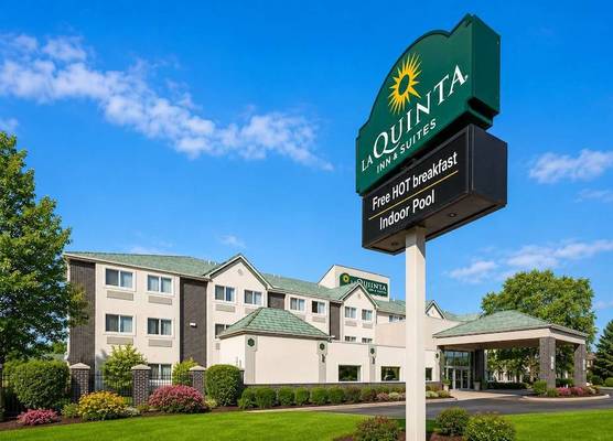 La Quinta by Wyndham Logan 1